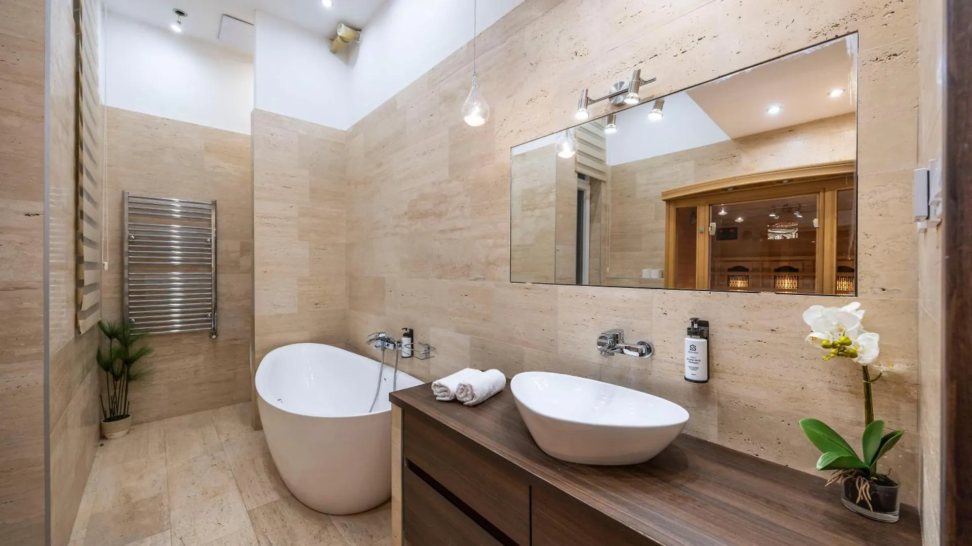 Exclusive & Charming City Center Residence W' Sauna Budapest