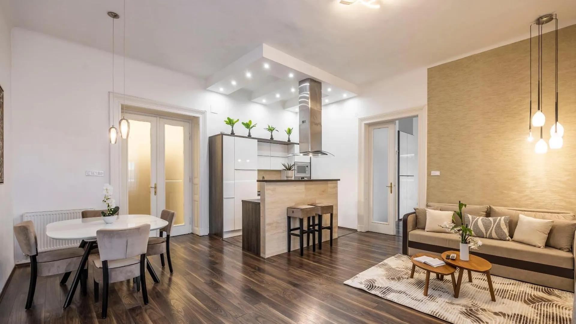 Exclusive & Charming City Center Residence W' Sauna Budapest